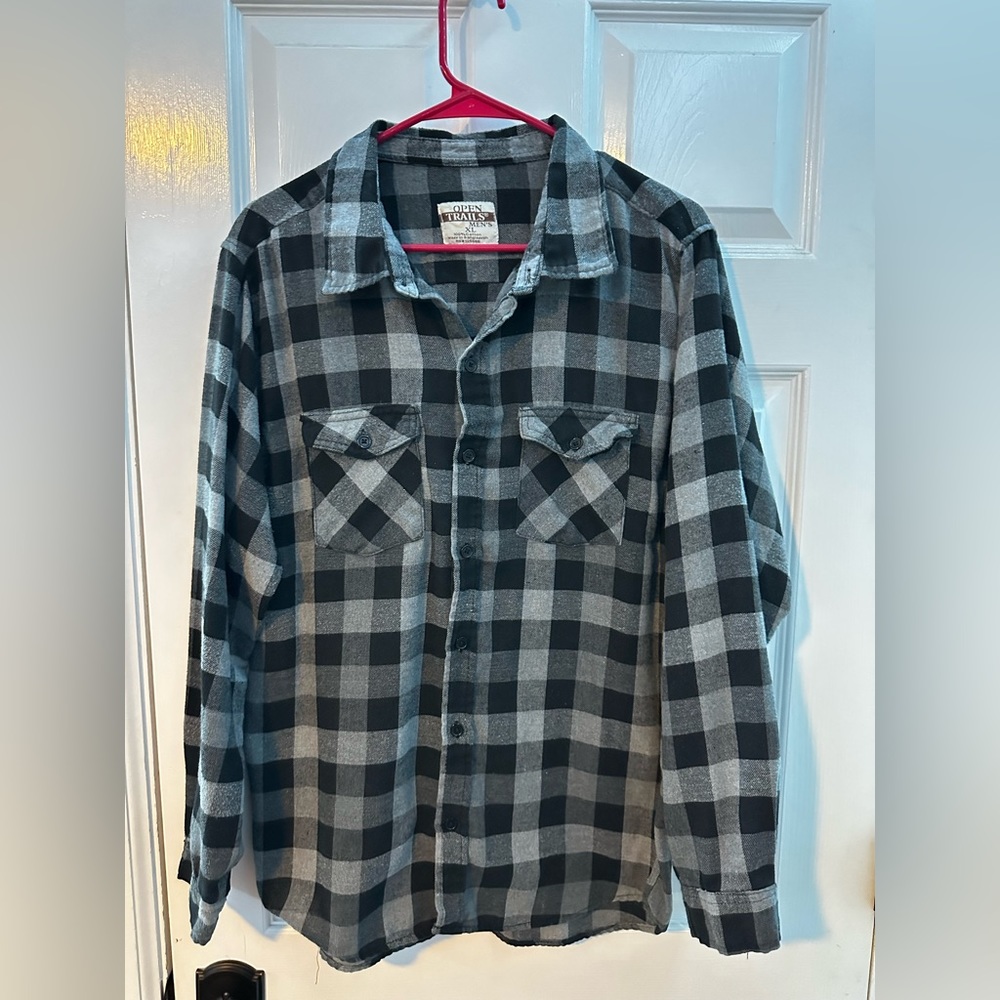 Men’s Black and Grey Flannel